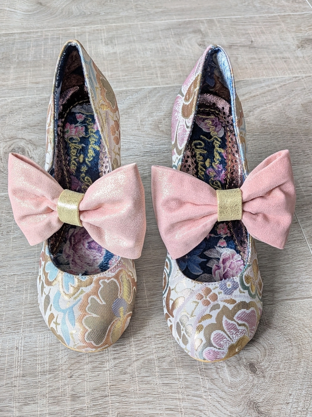 Irregular Choice Windsor Pink Gold Brocade Mary Jane Bow Pump Heels 37 NIB - Picture 3 of 9